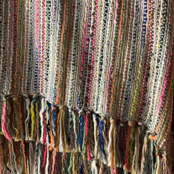 Colourful throw - Picture 3 of 3